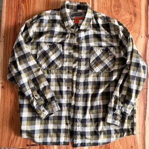Duluth Trading Co Plaid Button Down Shirt - Green and Black